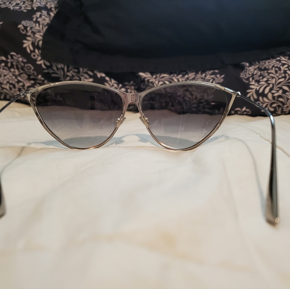 Authentic DIOR Sunglasses - Picture 3 of 6